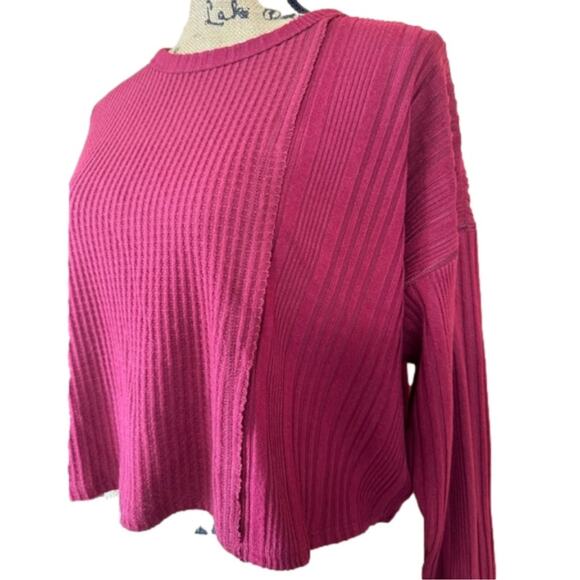 New Women's Ribbed/Waffle Berry Red Long Sleeve Cropped Top size Large - Picture 2 of 6